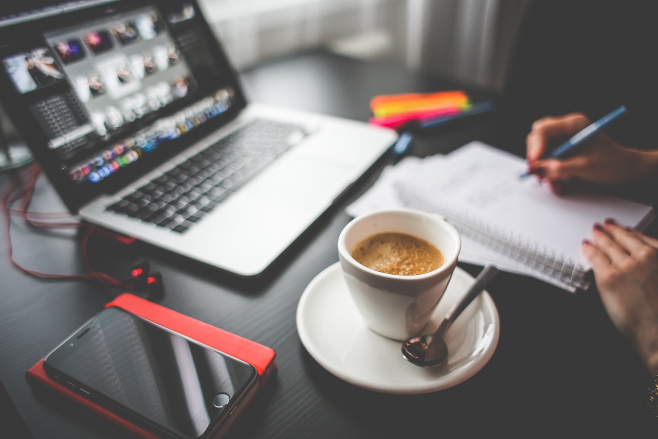 9 Ways to Lessen Holiday Stress in the Workplace