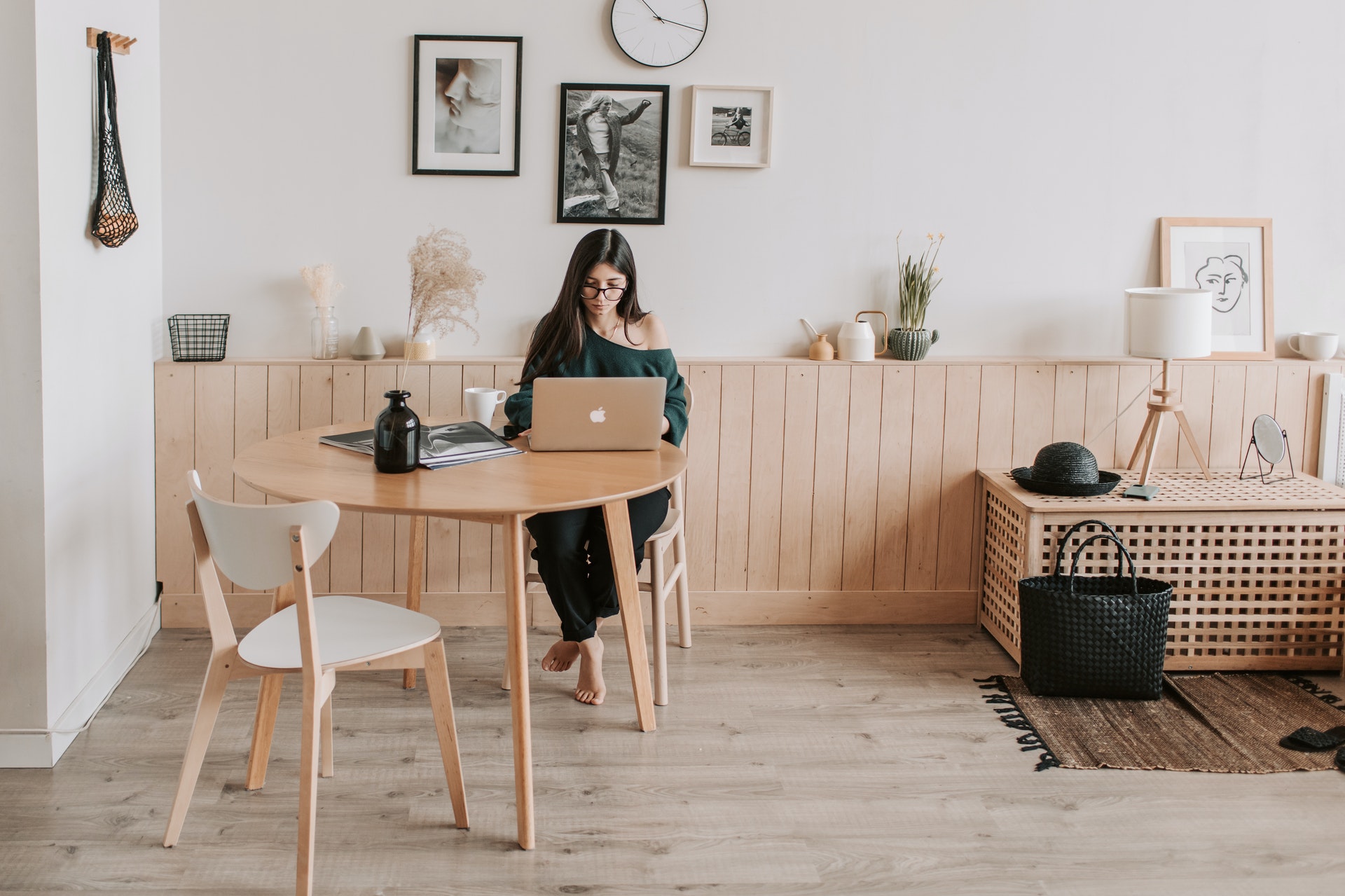 7 Everyday Remote Work Challenges (With Tips to Overcome Them)