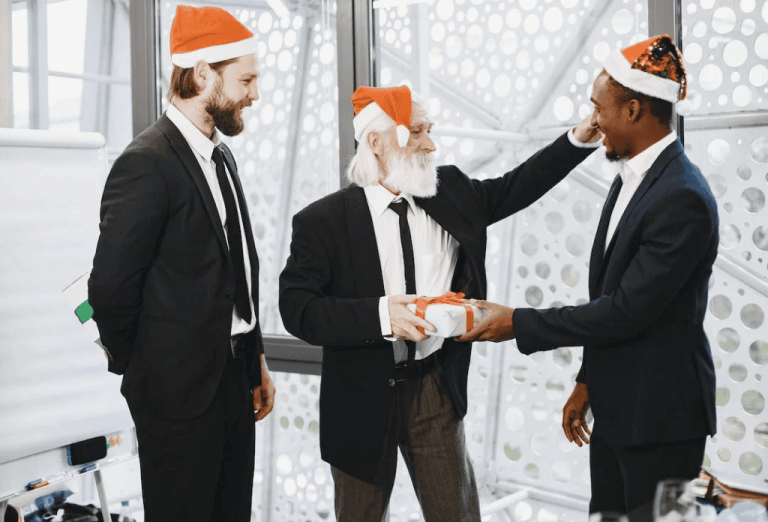 Top 15 Office Christmas Gifts For Employees & Coworkers